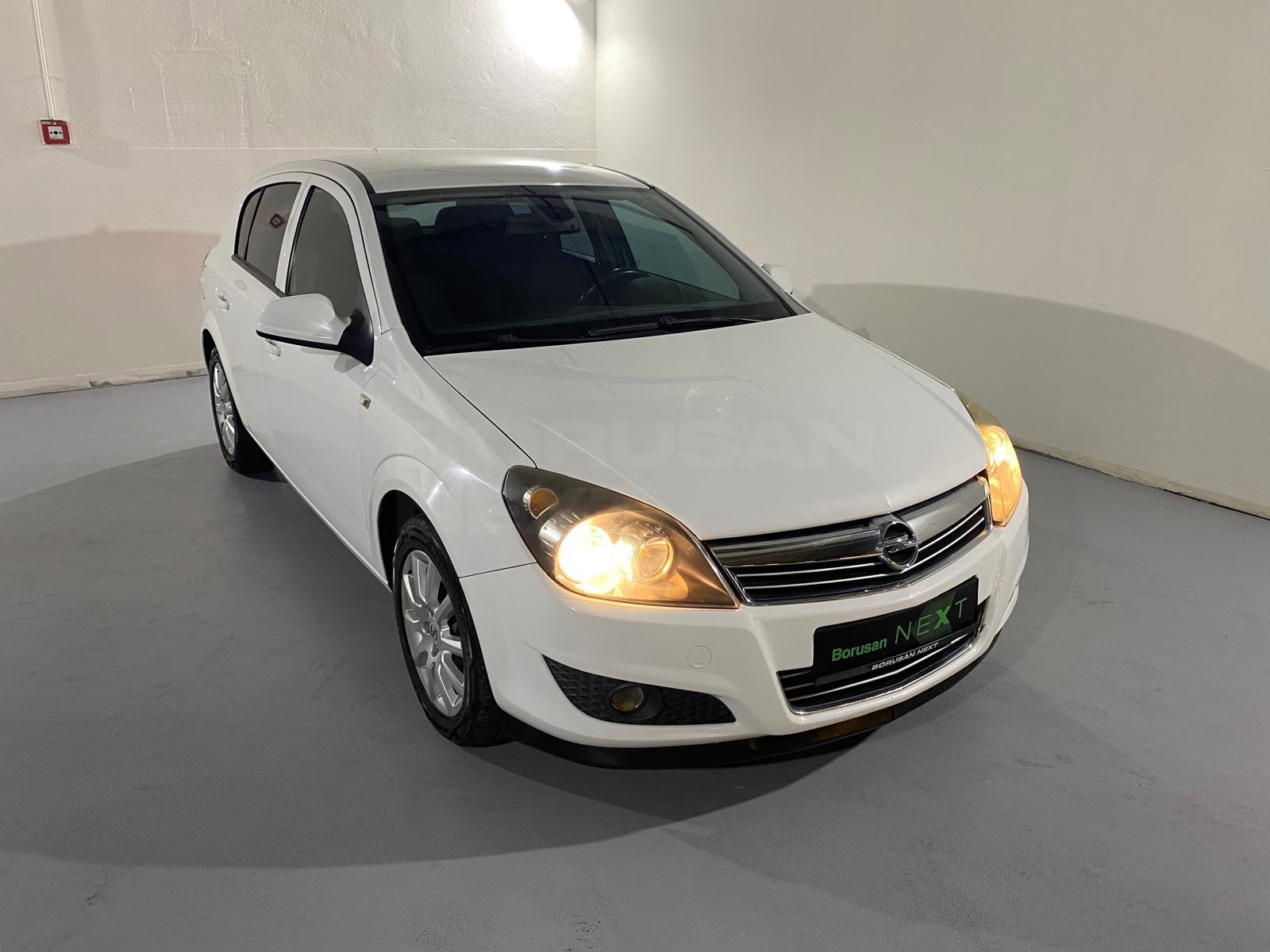 Opel Astra 2011