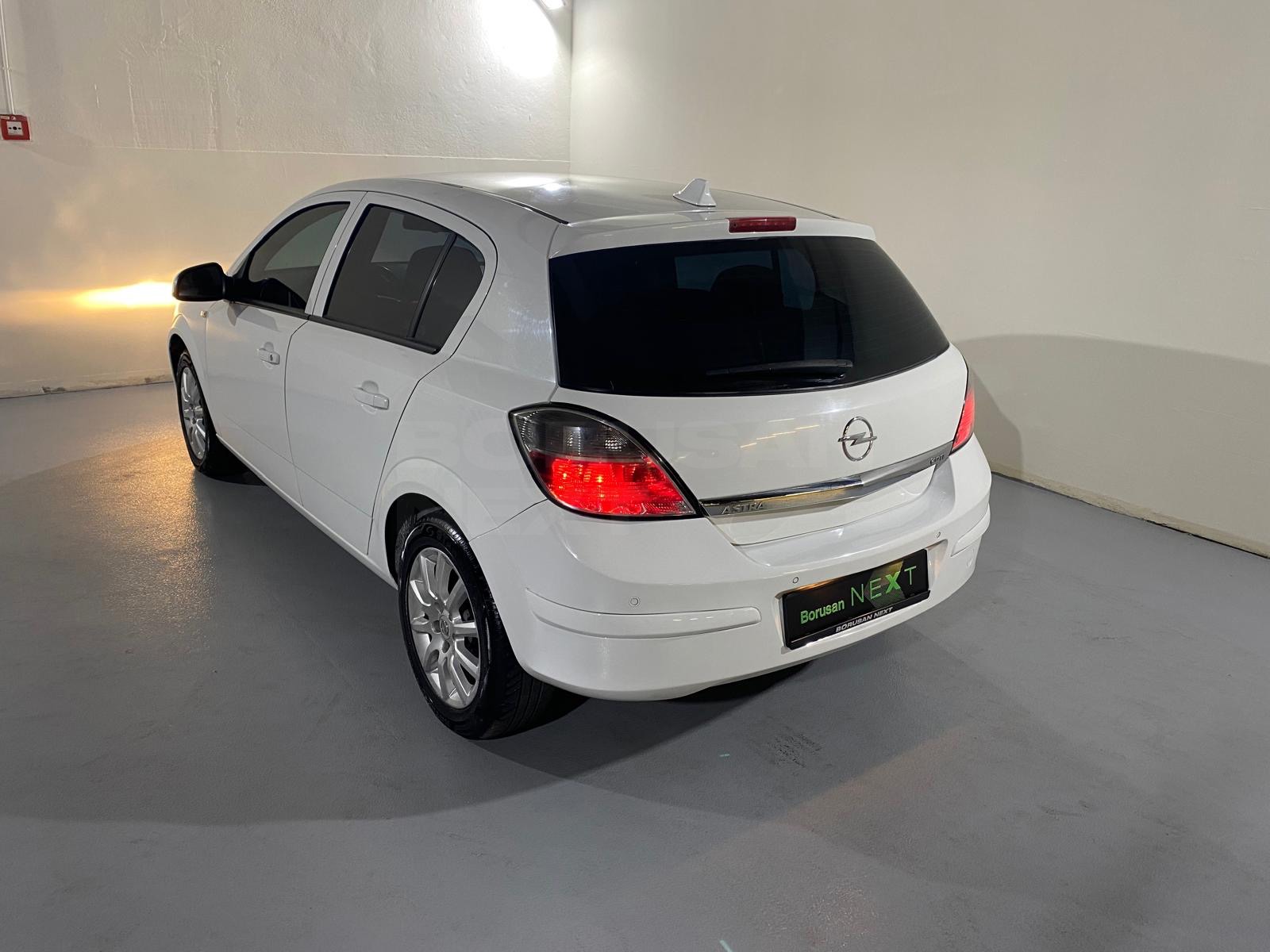 Opel Astra 2011