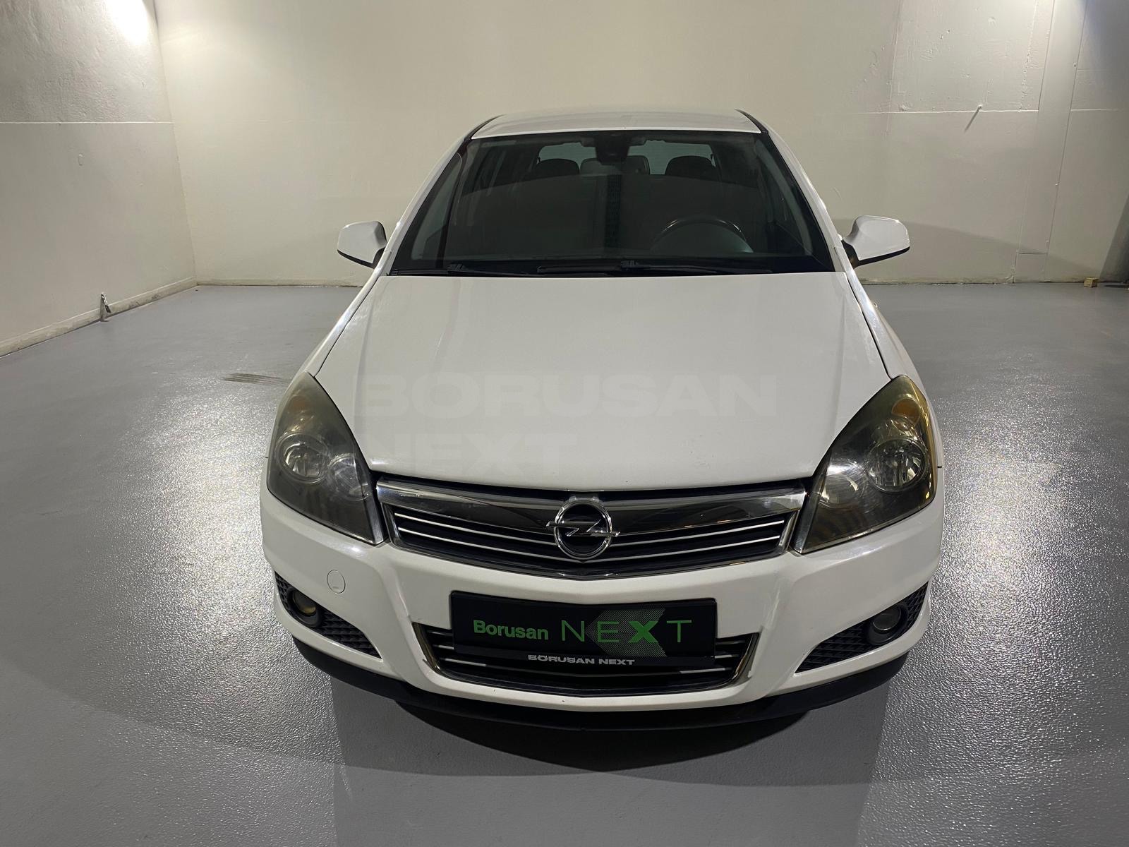 Opel Astra 2011