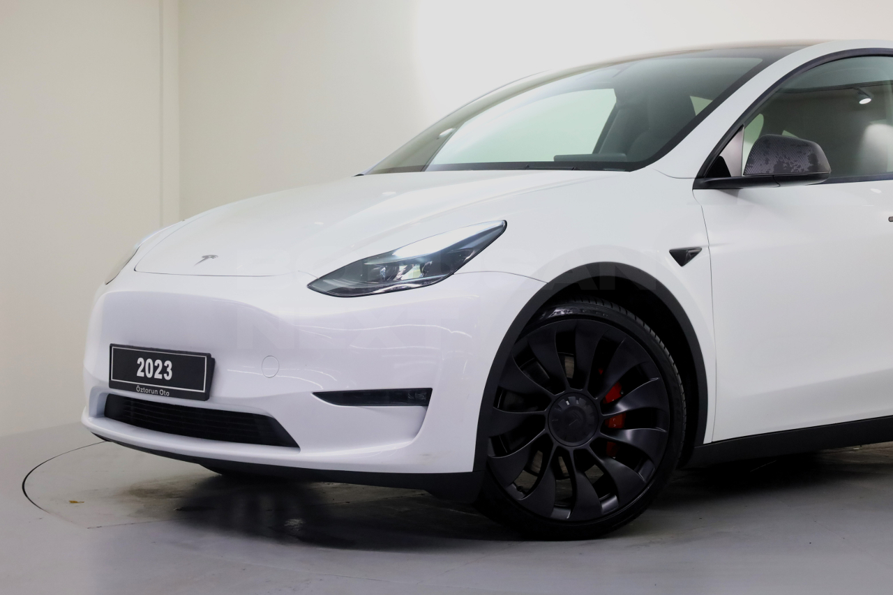 Tesla Model Y 2023