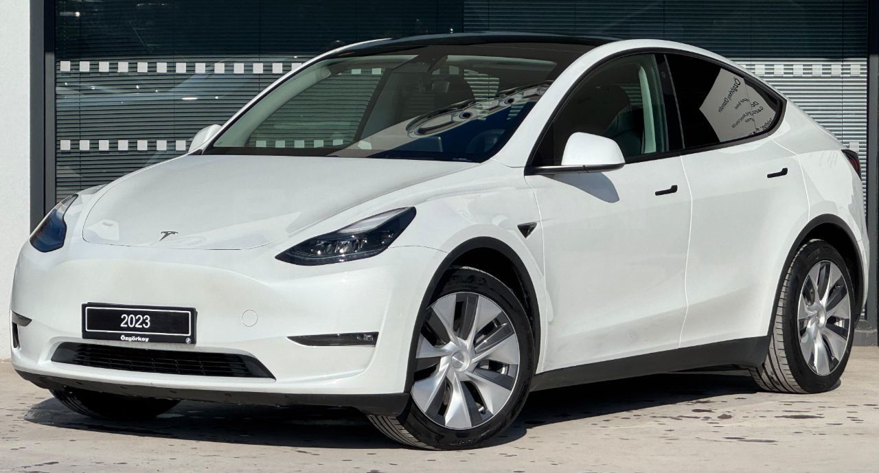 Tesla Model Y 2023