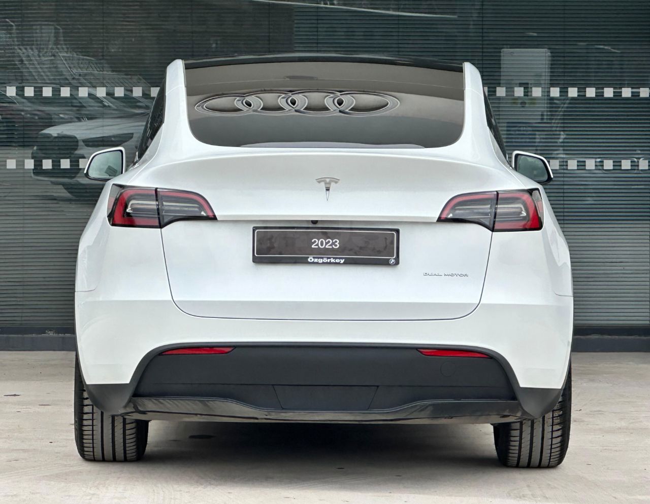 Tesla Model Y 2023