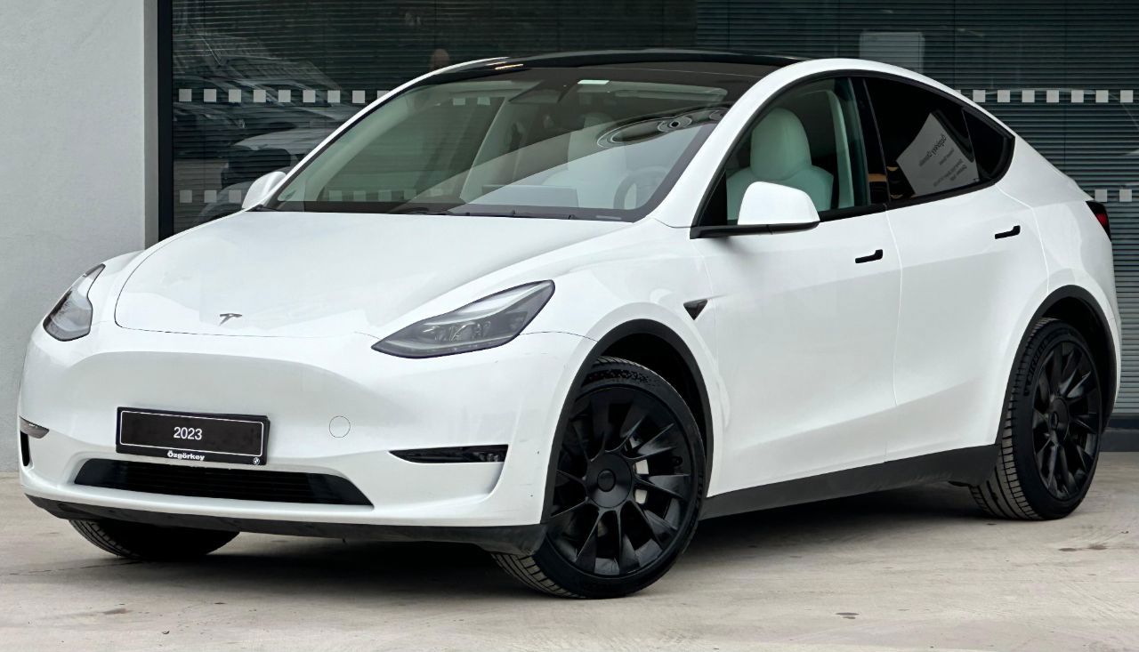 Tesla Model Y 2023