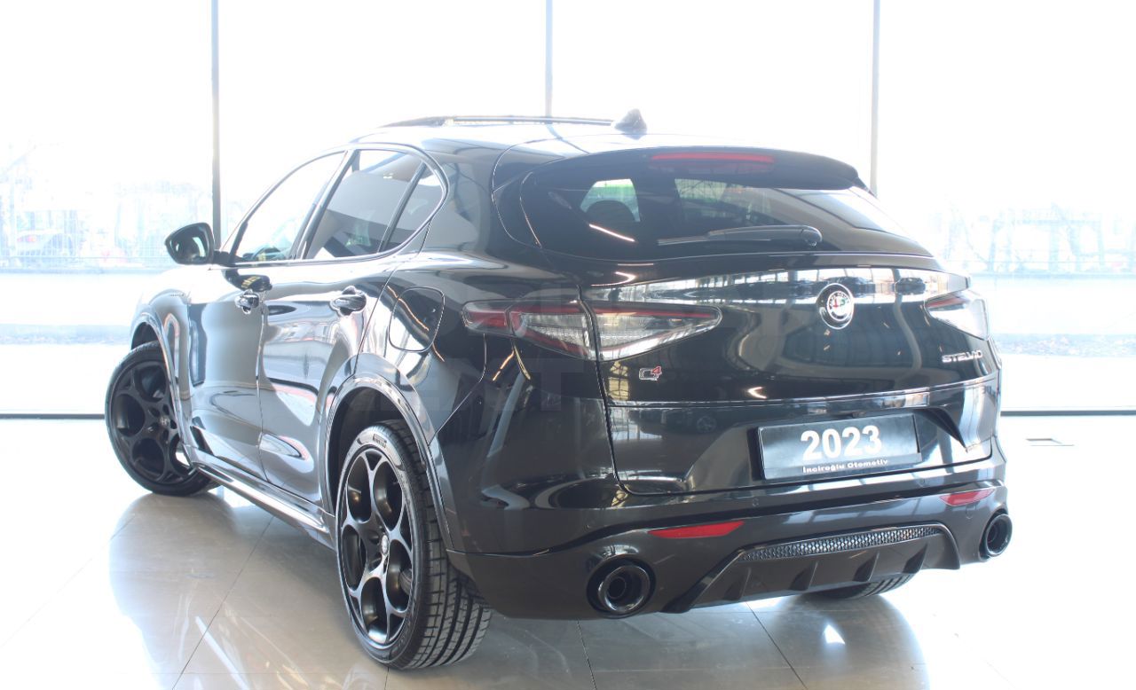 Alfa Romeo Stelvio 2023