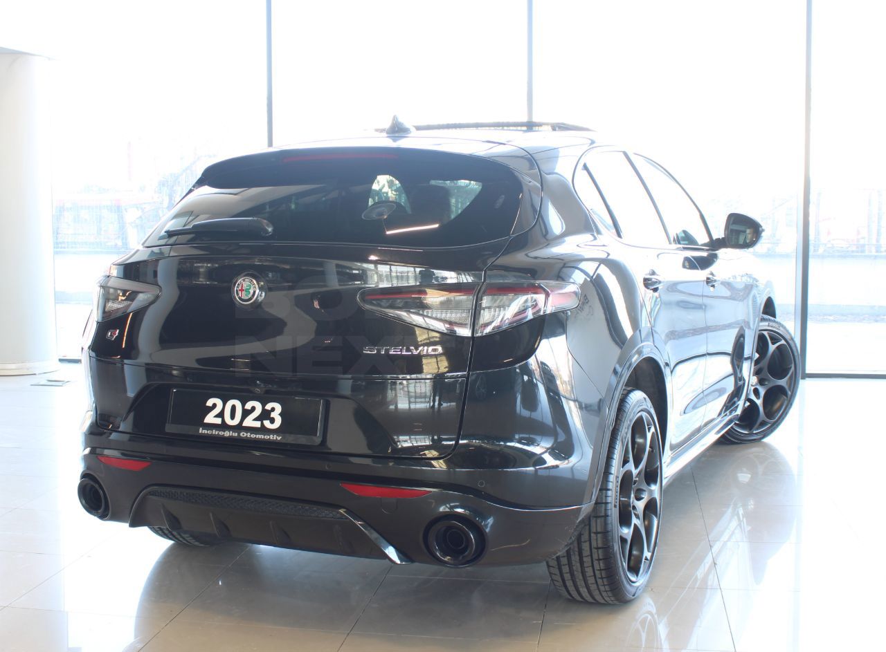 Alfa Romeo Stelvio 2023