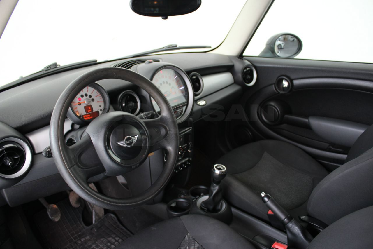 MINI Cooper 2011