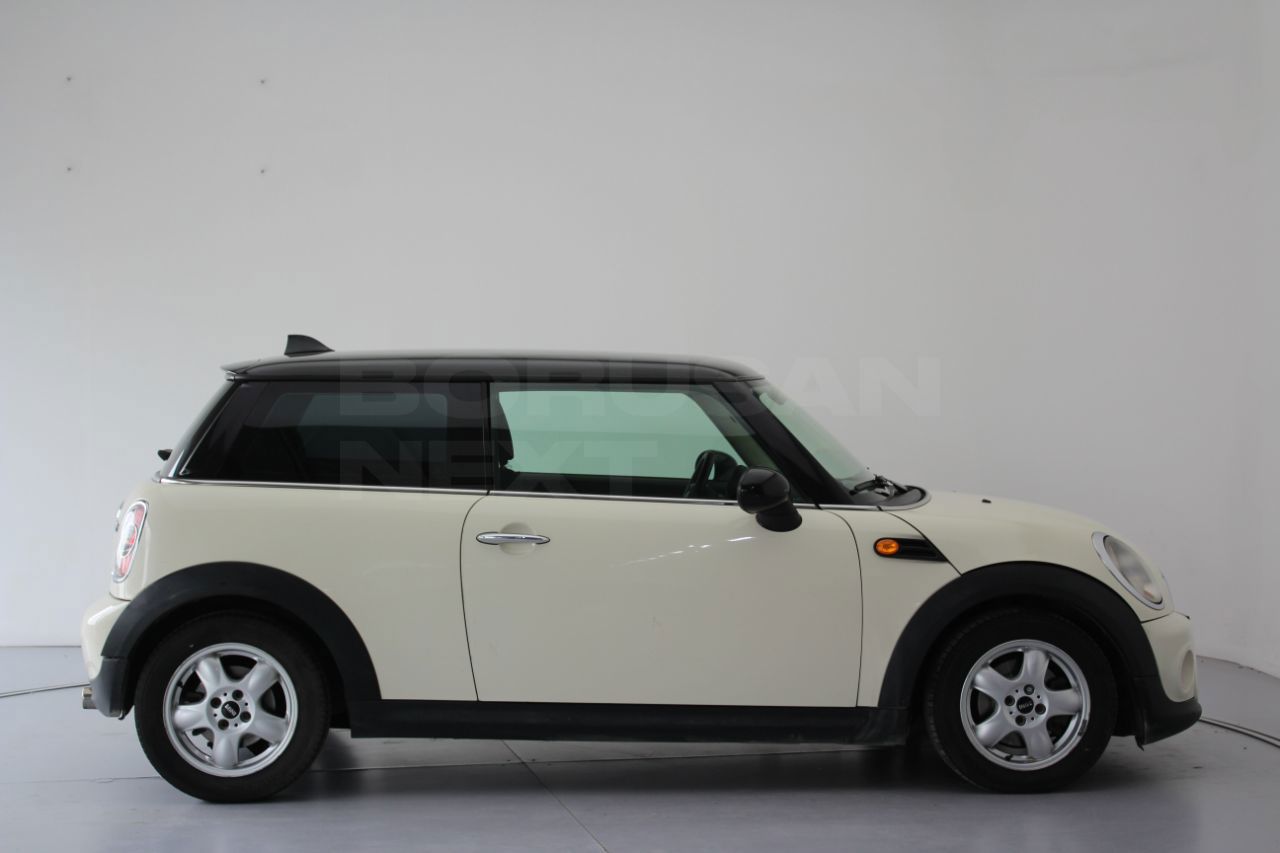 MINI Cooper 2011