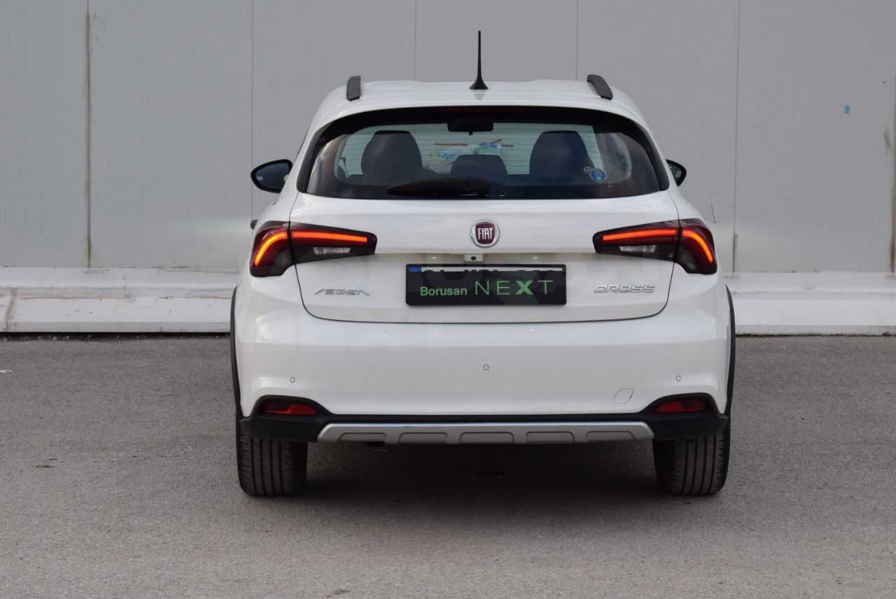 Fiat Egea Cross 2024