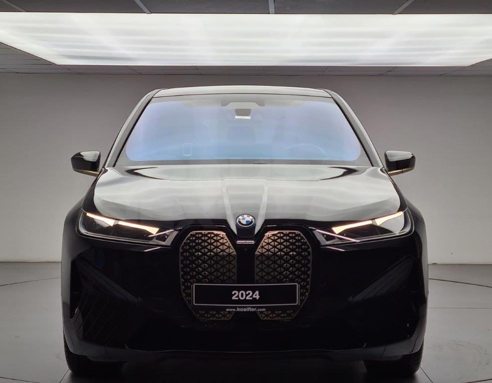 BMW iX 2023