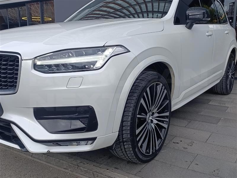 Volvo XC90 2019