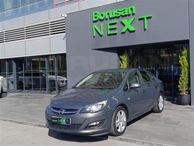 Opel Astra 2012